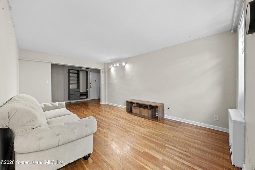 Why rent when you can own? Bright and spacious 1-bedroom co-op - photo 5