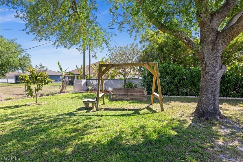 Charming Cape Coral home in a prime central location! - photo 22