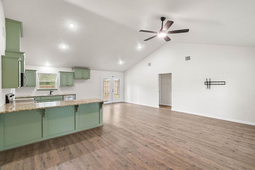 Welcome to your peaceful retreat in Rockport! This 2019-built - photo 27