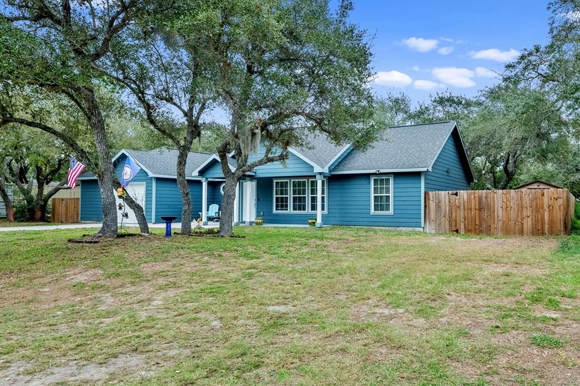 Welcome to your peaceful retreat in Rockport! This 2019-built - photo 29