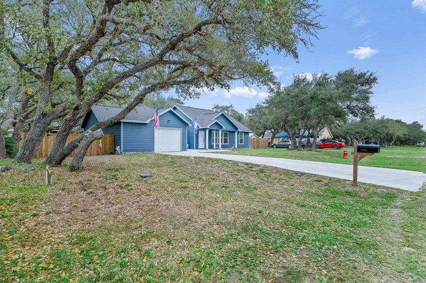 Welcome to your peaceful retreat in Rockport! This 2019-built - photo 30