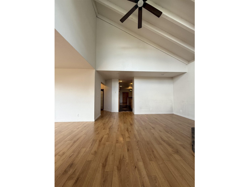 Beautiful home on a spacious lot in Westwood! This 4-bedroom, 2 - photo 17