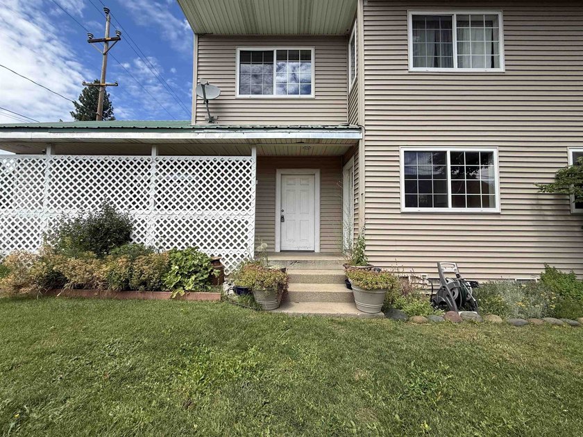 Beautiful home on a spacious lot in Westwood! This 4-bedroom, 2 - photo 38
