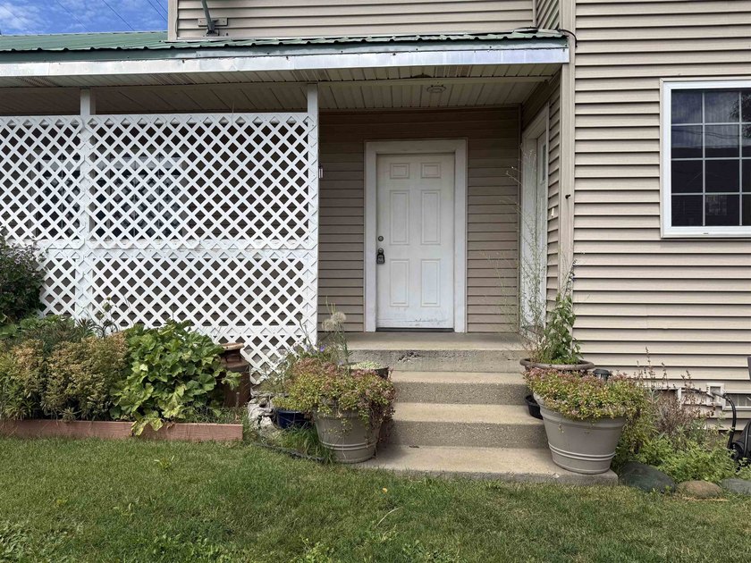 Beautiful home on a spacious lot in Westwood! This 4-bedroom, 2 - photo 39