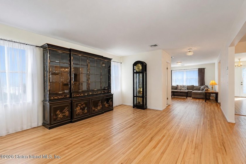 This must-see home is located in the desirable Rossville - photo 6