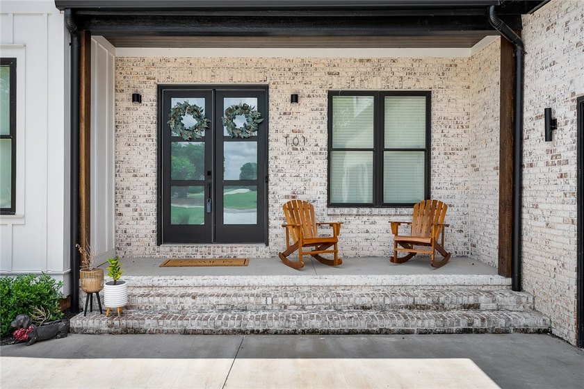 Welcome to an extraordinary custom-built residence where - photo 4