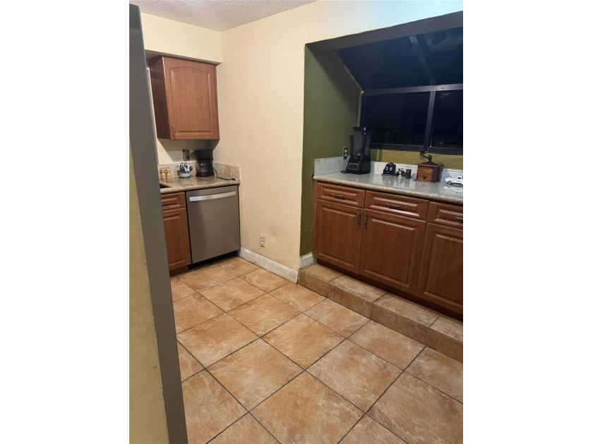 REDUCED TO SELL!! **OWNER SAYS *BRING ME AN OFFER*!!*UP TO $80 - photo 8