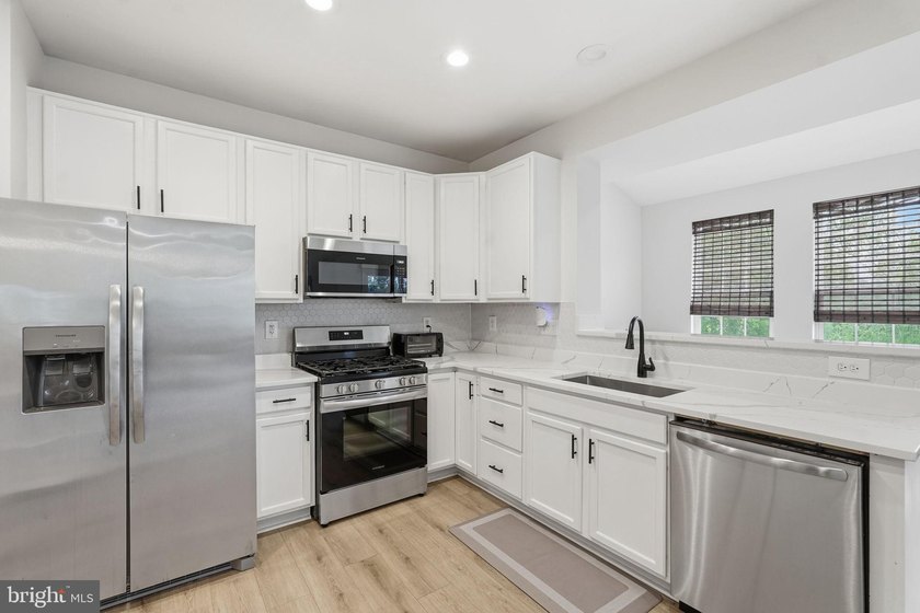 Set on a spacious homesite in the established Gallahan community - photo 3