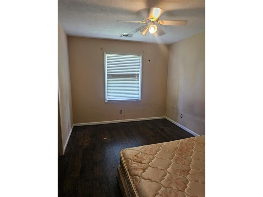 Great Location. 4 bedroom, 3 full bathroom homes is in need of - photo 7