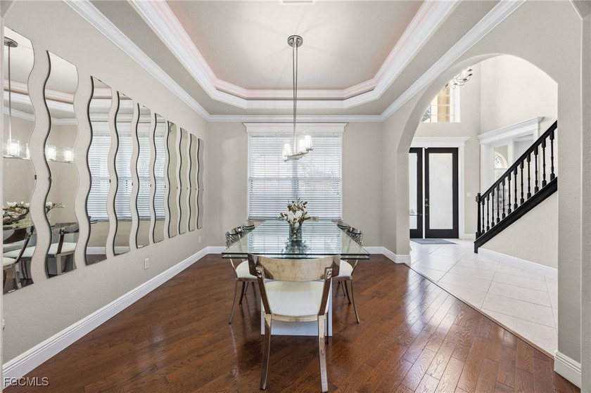 Welcome to your dream home in Naples! This stunning single - photo 3
