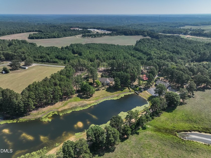 Discover this extensively renovated custom home, perfectly - photo 12