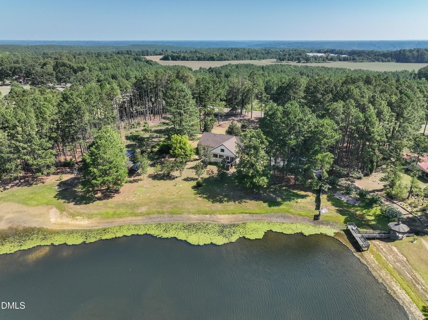 Discover this extensively renovated custom home, perfectly - photo 13