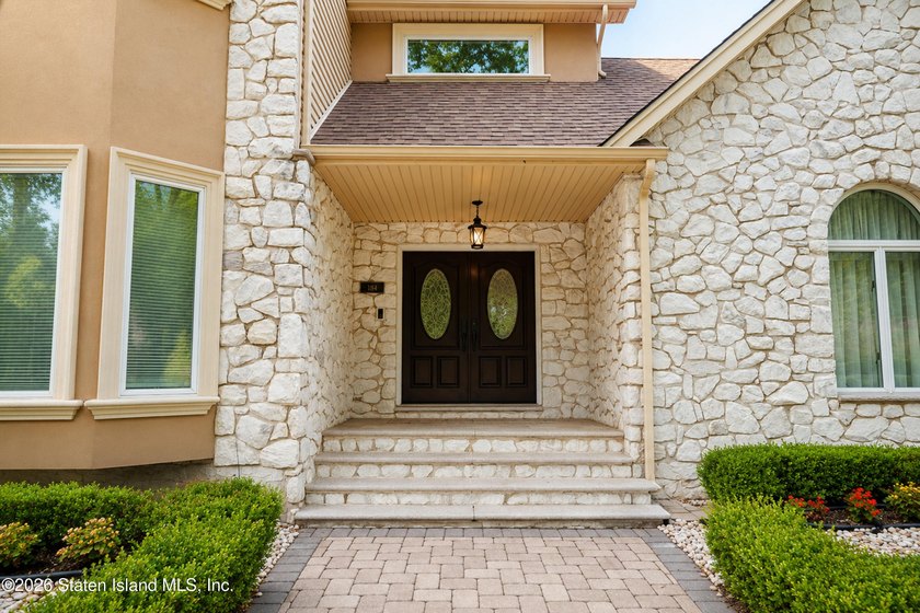 Looking for a fully custom, beautifully updated home in - photo 2