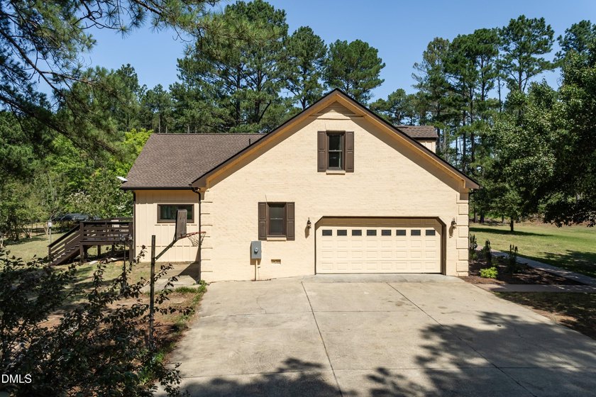 Discover this extensively renovated custom home, perfectly - photo 27
