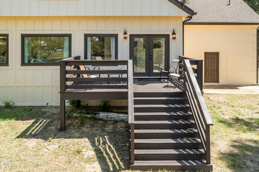 Discover this extensively renovated custom home, perfectly - photo 38