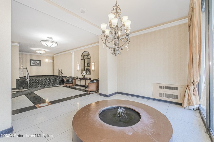 Welcome to 1000 Clove Road - The Fountains, a luxury high-rise - photo 4