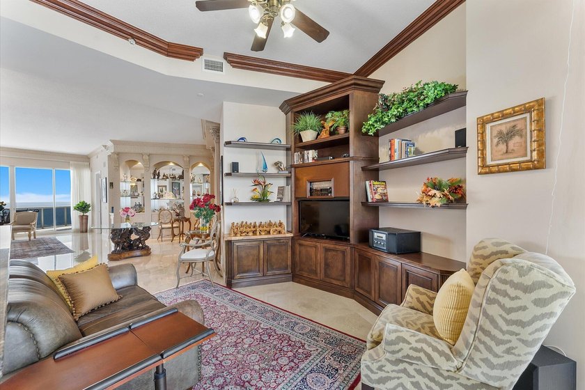 DIRECT OCEAN UPPER PENTHOUSE w/ 11 FOOT CEILINGS at L'Hermitage - photo 11