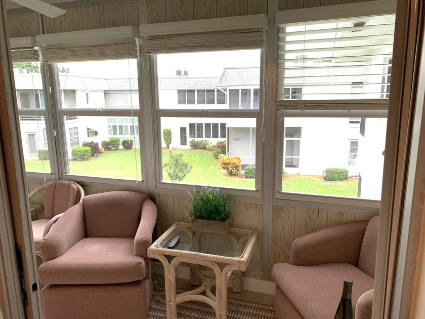 Beautifully upgraded and spacious 2-bedroom, 2-bath condo - photo 12