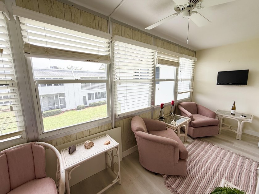 Beautifully upgraded and spacious 2-bedroom, 2-bath condo - photo 13