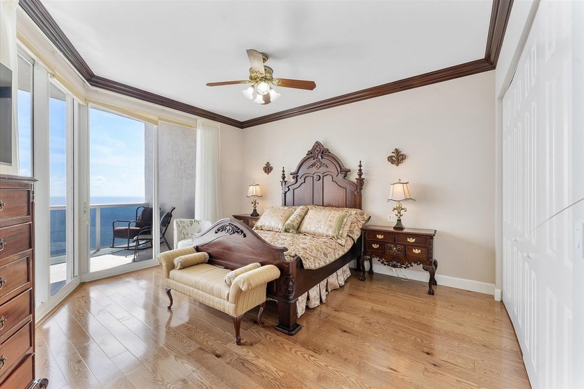 DIRECT OCEAN UPPER PENTHOUSE w/ 11 FOOT CEILINGS at L'Hermitage - photo 17