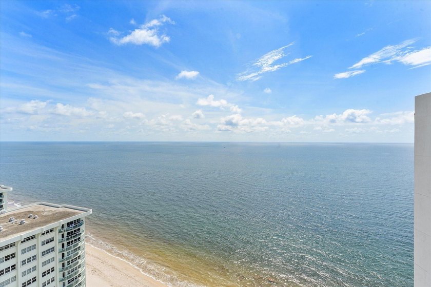 DIRECT OCEAN UPPER PENTHOUSE w/ 11 FOOT CEILINGS at L'Hermitage - photo 29