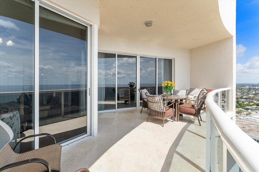 DIRECT OCEAN UPPER PENTHOUSE w/ 11 FOOT CEILINGS at L'Hermitage - photo 30