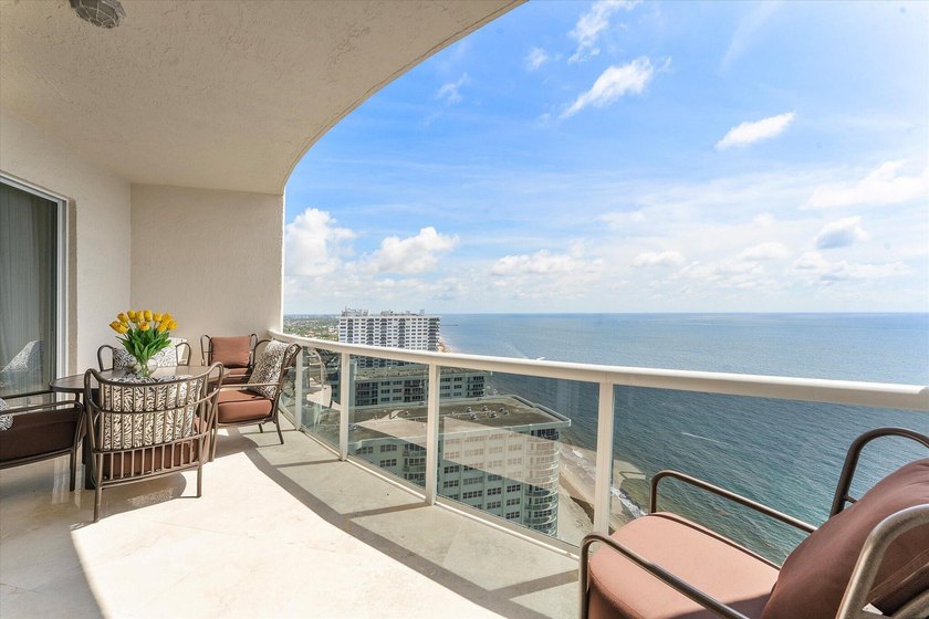 DIRECT OCEAN UPPER PENTHOUSE w/ 11 FOOT CEILINGS at L'Hermitage - photo 31