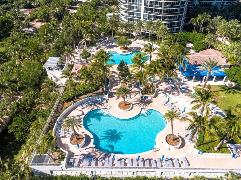 DIRECT OCEAN UPPER PENTHOUSE w/ 11 FOOT CEILINGS at L'Hermitage - photo 39