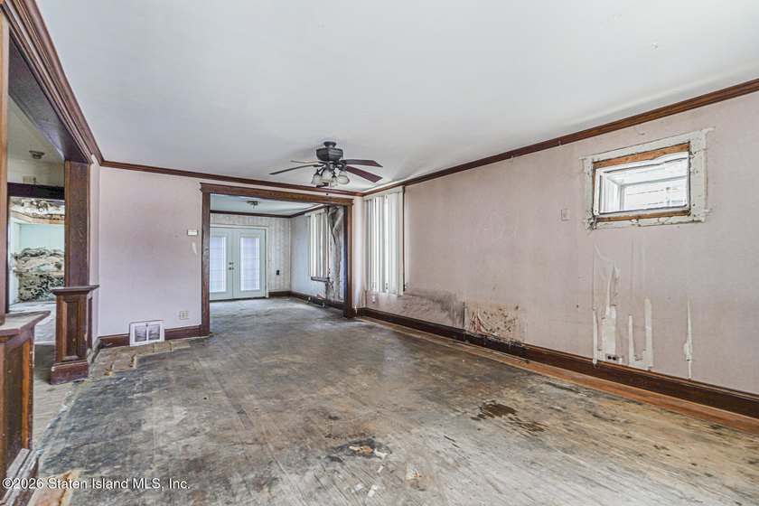 PROPERTY IS VACANT! PRICED TO SELL AS IS: CASH OFFERS ONLY - photo 9