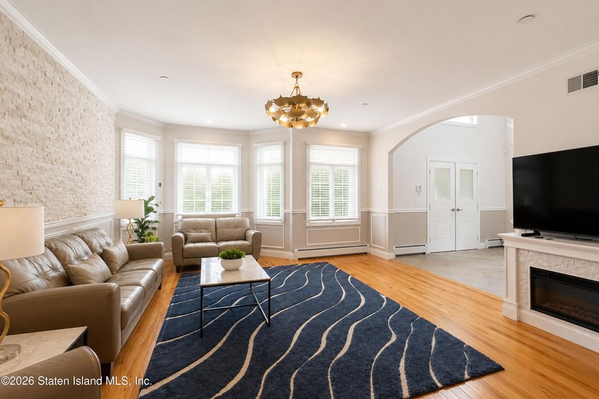 Welcome to 19 Ocean Road, located in the prestigious Dent Road - photo 10