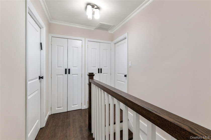 Welcome to this centrally located spacious condo/ townhouse - photo 12