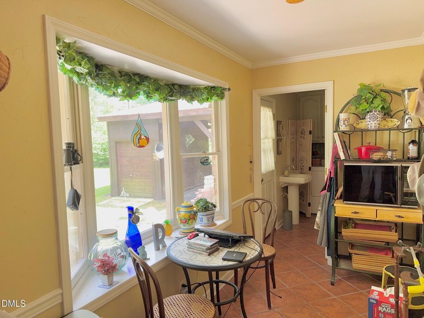Welcome to this 3-bedroom, 2.5-bathroom single-family residence - photo 14