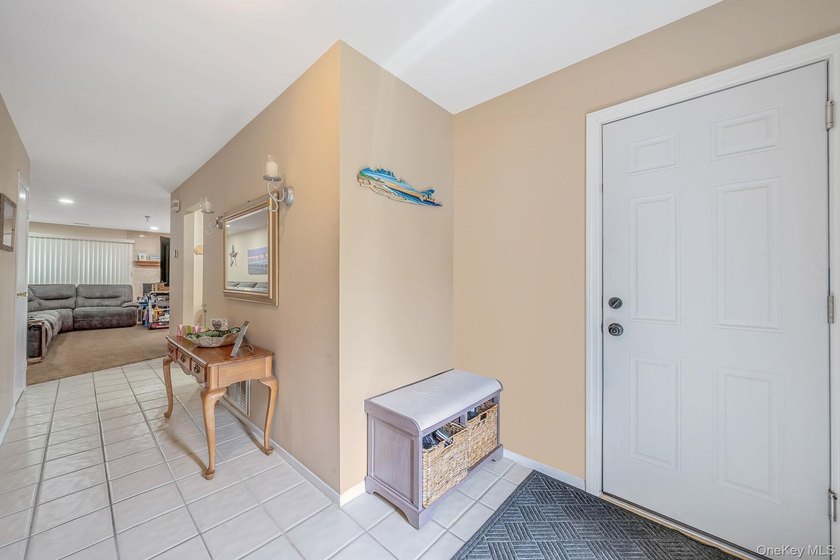 Welcome to easy living in the highly sought after Fox Meadow - photo 5