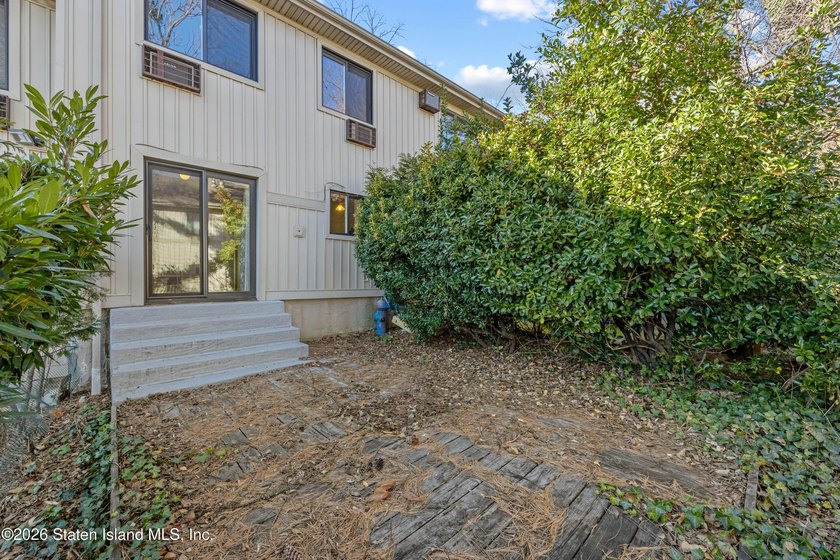 Beautiful and spacious 3 bedroom house in the private Hills - photo 17