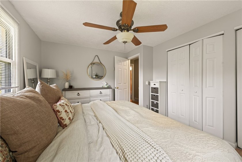 Welcome to this spacious 1672 sq. ft. split level home in a - photo 21
