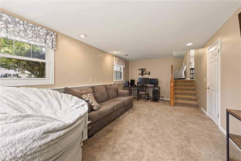 Welcome to this spacious 1672 sq. ft. split level home in a - photo 25