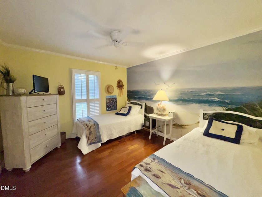 Welcome to this 3-bedroom, 2.5-bathroom single-family residence - photo 27