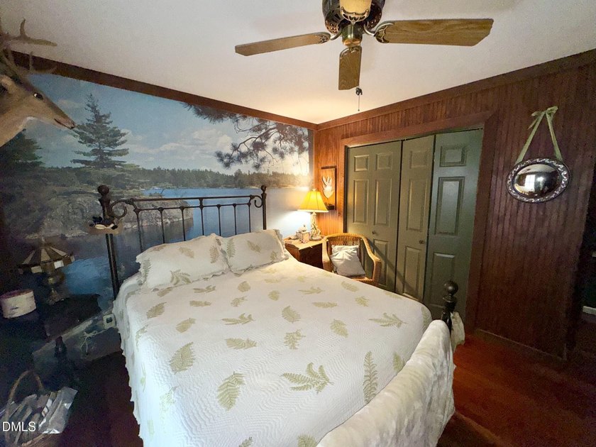 Welcome to this 3-bedroom, 2.5-bathroom single-family residence - photo 29