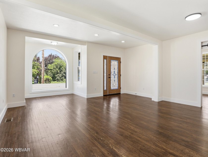 Completely reimagined through a meticulous 3-year renovation - photo 8