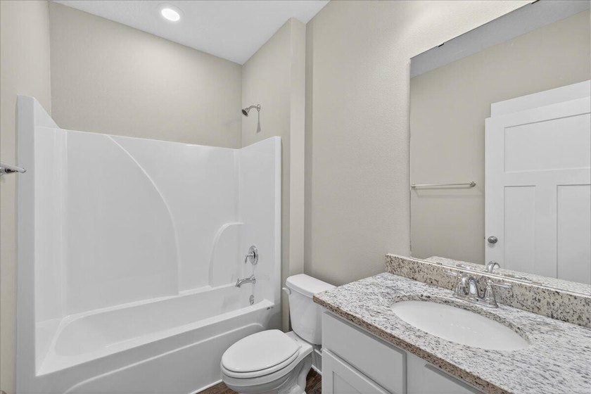 Nestled in a cul-de-sac, this beautifully built 2022 home offers - photo 6