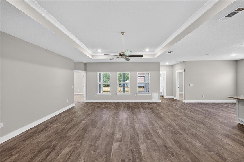 Nestled in a cul-de-sac, this beautifully built 2022 home offers - photo 10