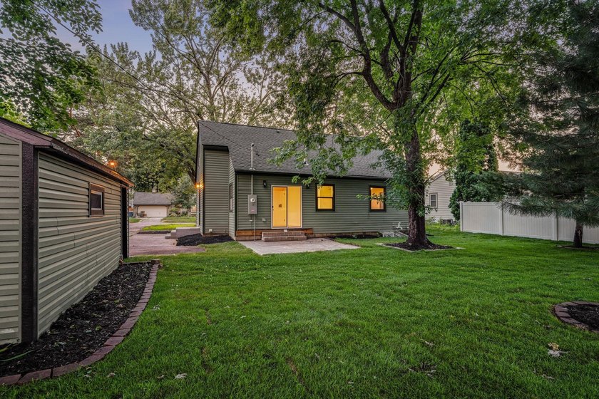Welcome to this stunning Richfield home that has been completely - photo 3