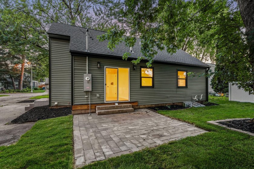 Welcome to this stunning Richfield home that has been completely - photo 5