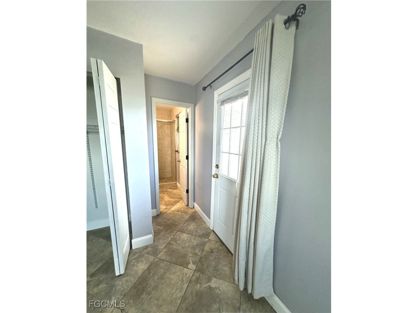 *Dear Potential Buyer: I am SO tired of being here all alone - photo 6