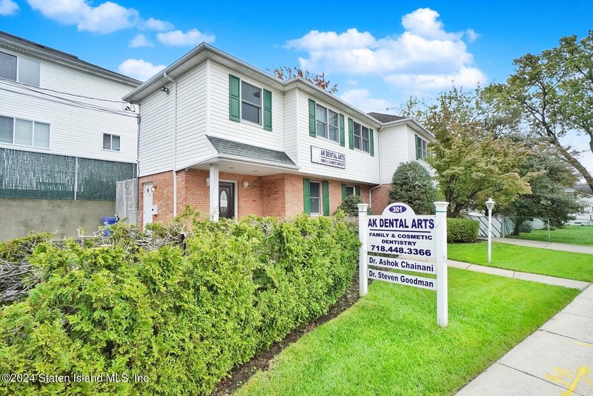 Welcome to 301 Slosson Ave, this is a great opportunity to own a - photo 2