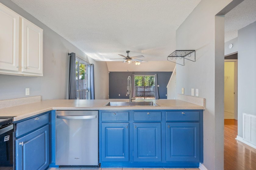 Discover the perfect combination of comfort and coastal living - photo 16