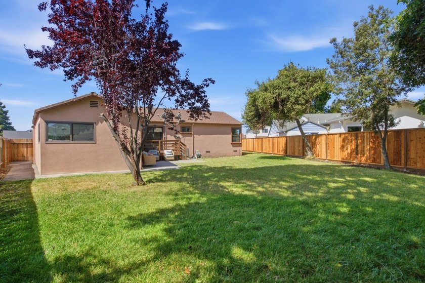 Welcome to this well-maintained single-story home in San - photo 21