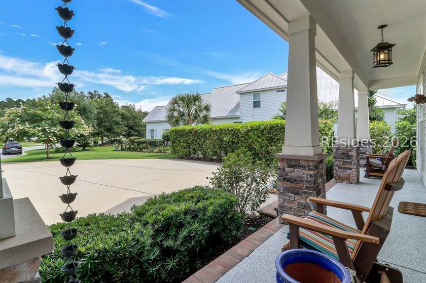 Stunning lakefront home on a prime cul-de-sac lot in Hampton - photo 5