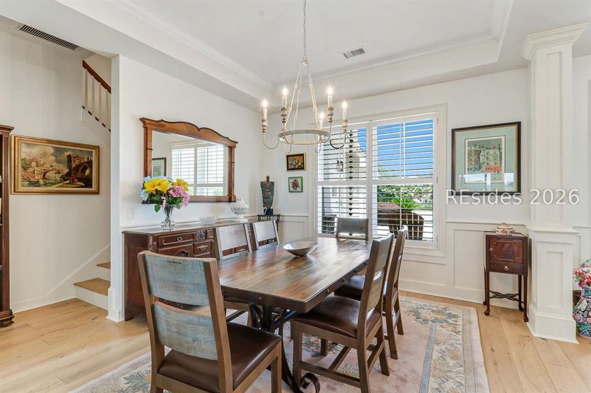 Stunning lakefront home on a prime cul-de-sac lot in Hampton - photo 10