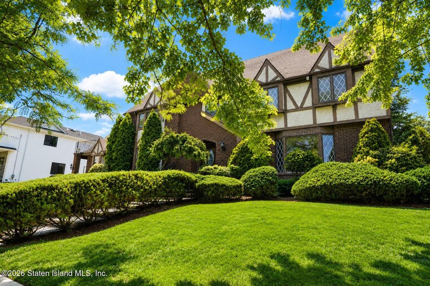 Rare opportunity to unlock approximately 500,000 in potential - photo 2